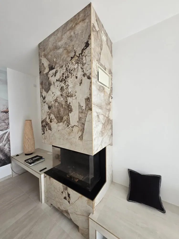 carrelage mural sur cheminée avec arpwebp